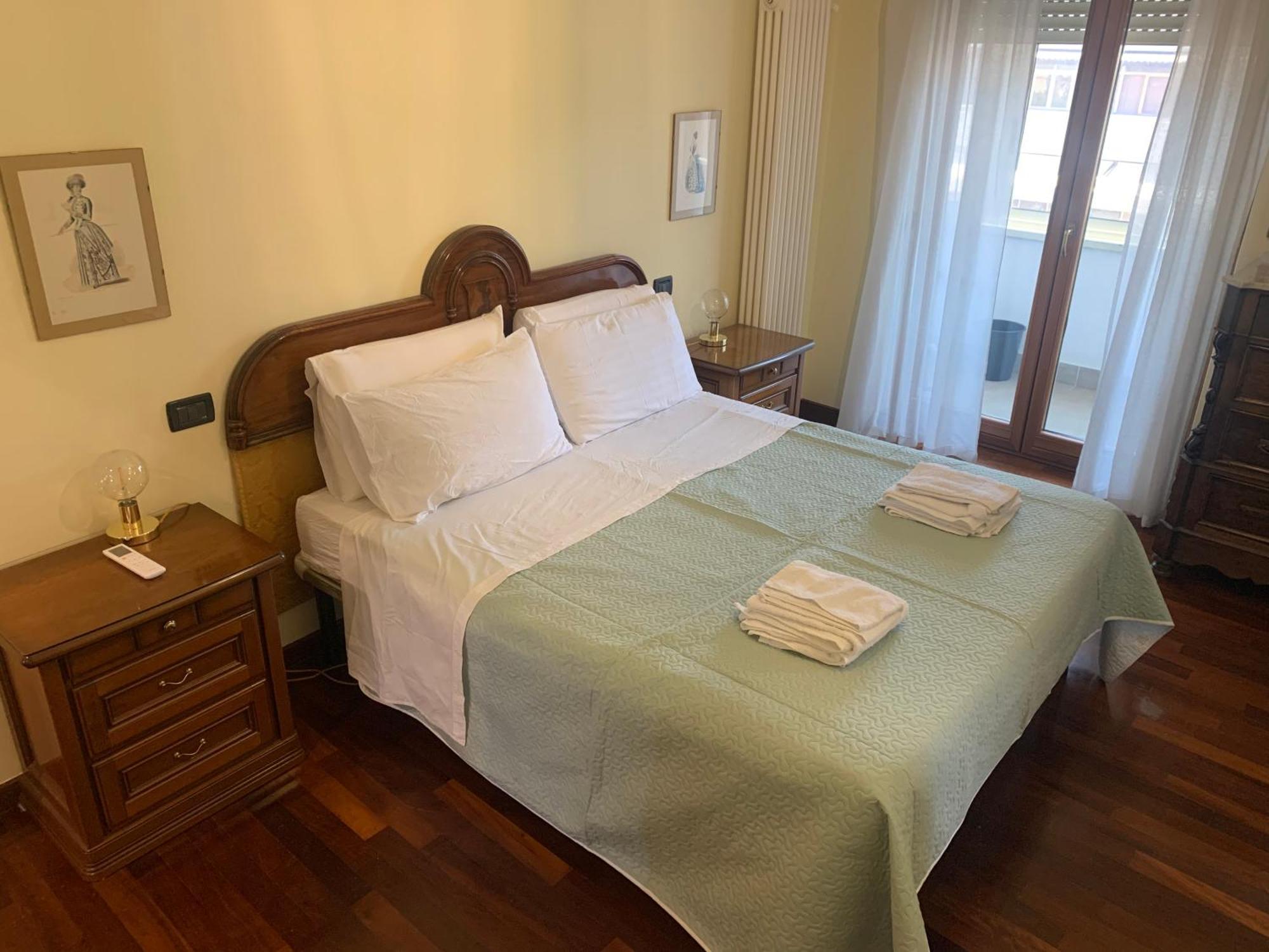 Appia Nuova Lucrezia Apartment *